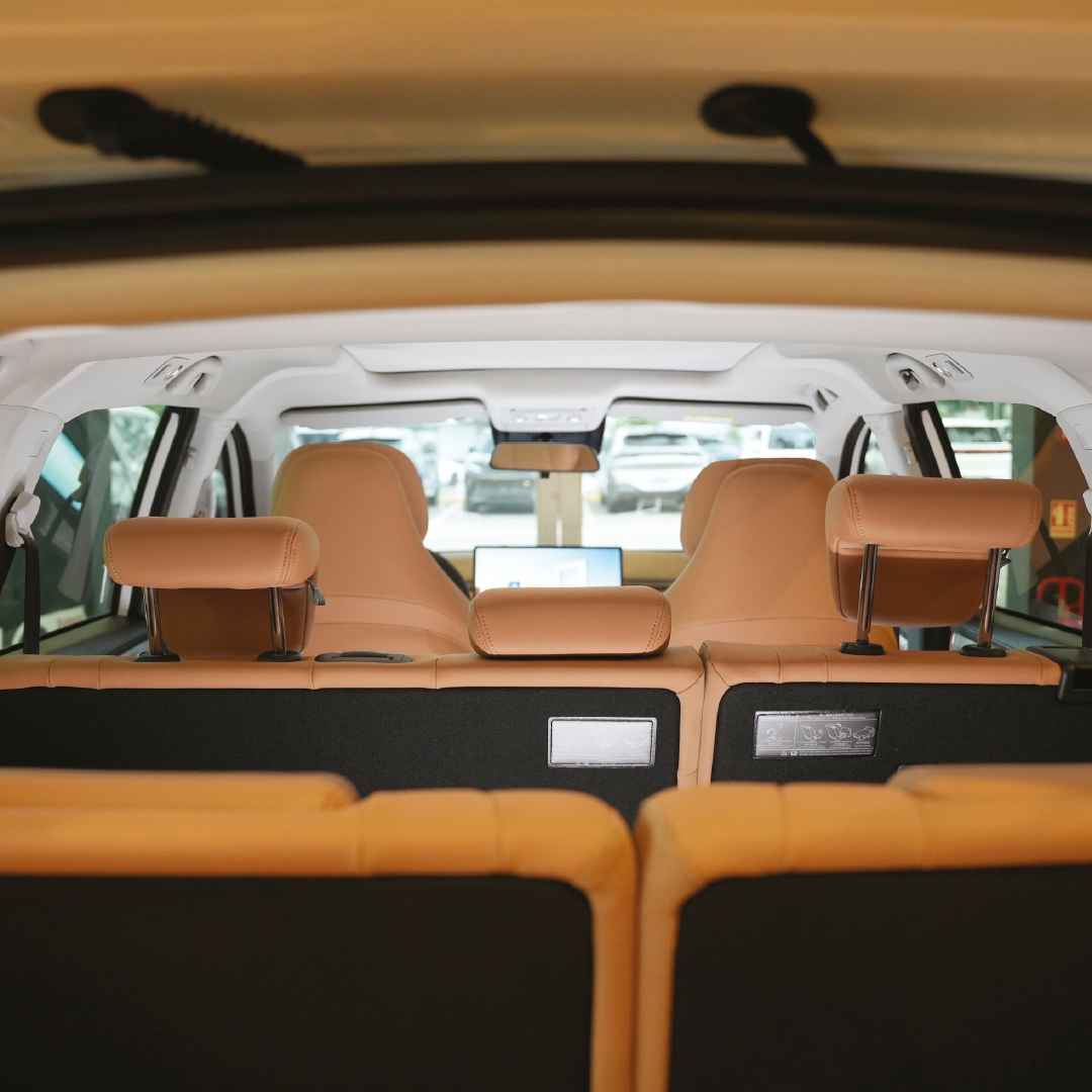 5 Interior 1 T5 MACH1080x1080px_11_11zon