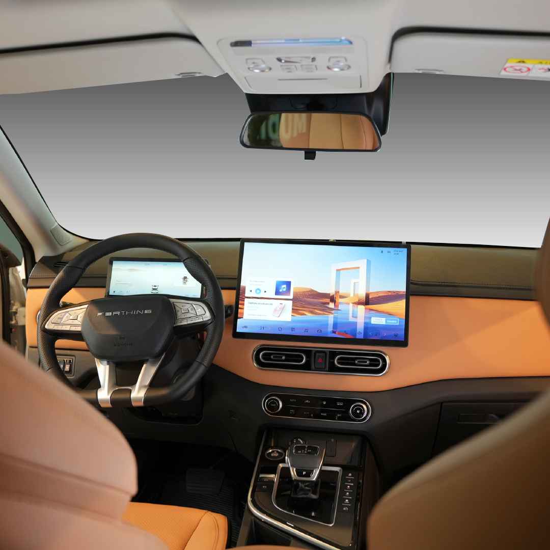 5 Interior 2 T5 MACH 1080x1080px_12_11zon