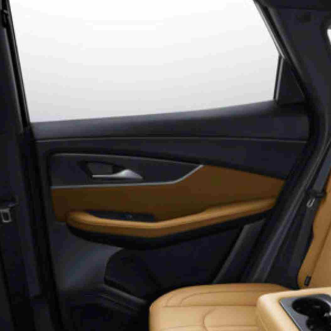 5 Interior 4 T5 EVO PRO 1080x1080px_10_11zon