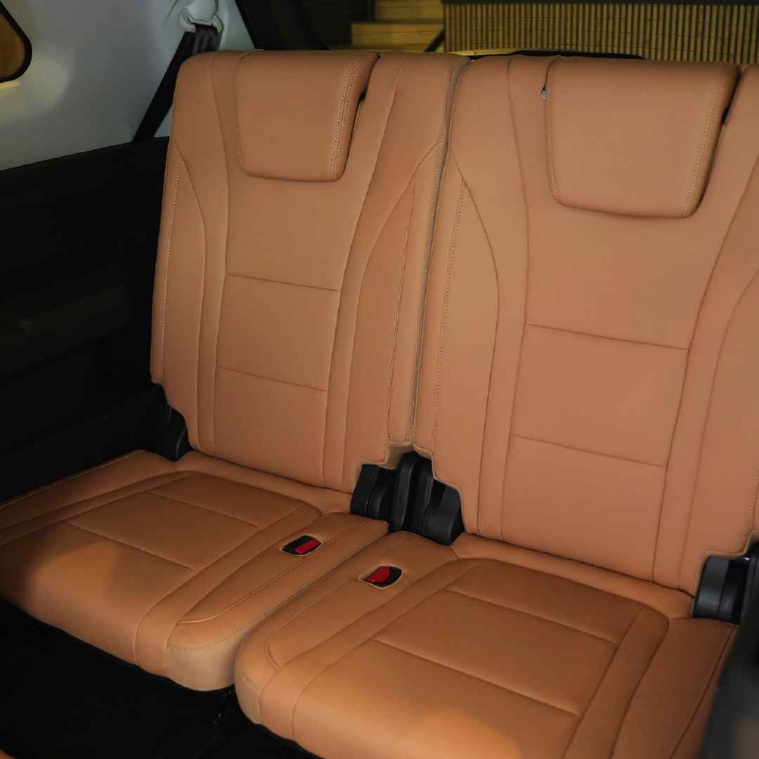 5 Interior 4 T5 MACH 1080x1080px_14_11zon